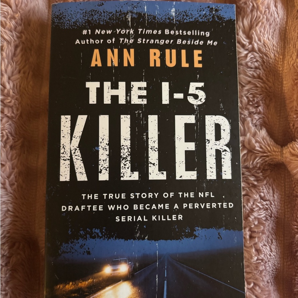 Ann Rule "The I-5 Killer" Paperback Book - Black & Blue Cover